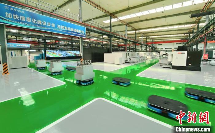 AGV智能配送叶片场景。。。　刘岗 摄